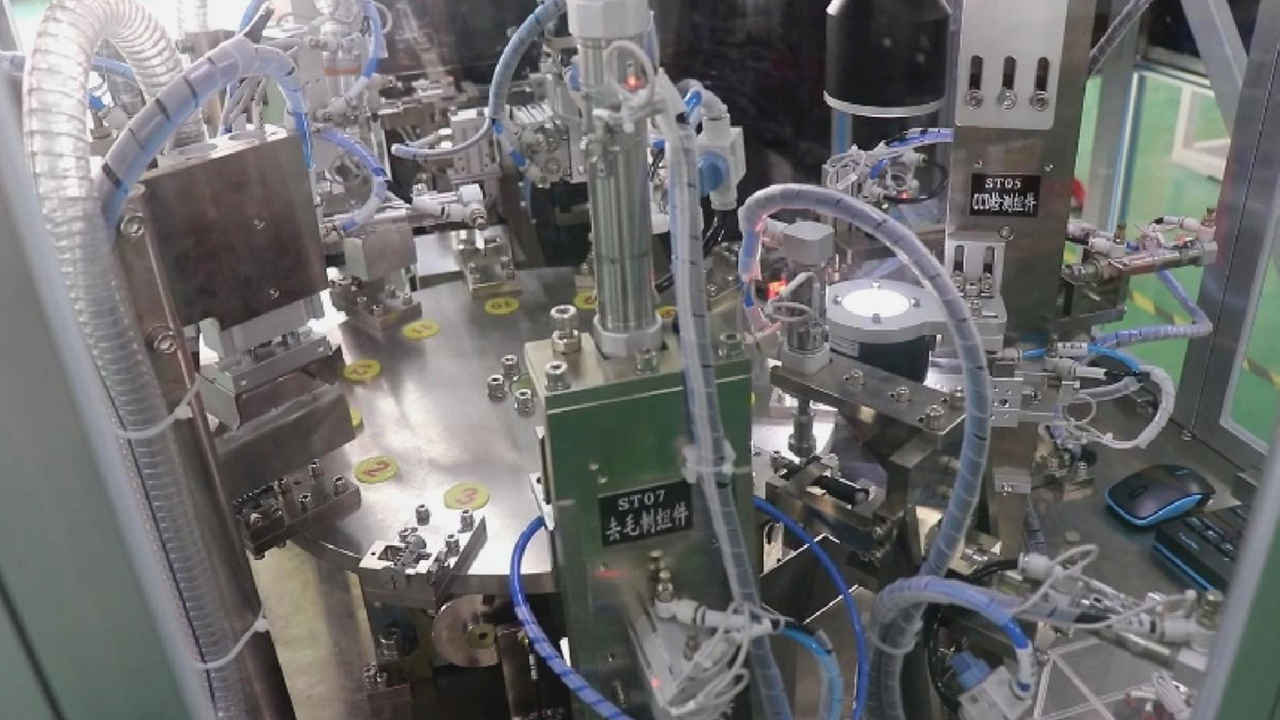 Core Lock Automatic Assembly