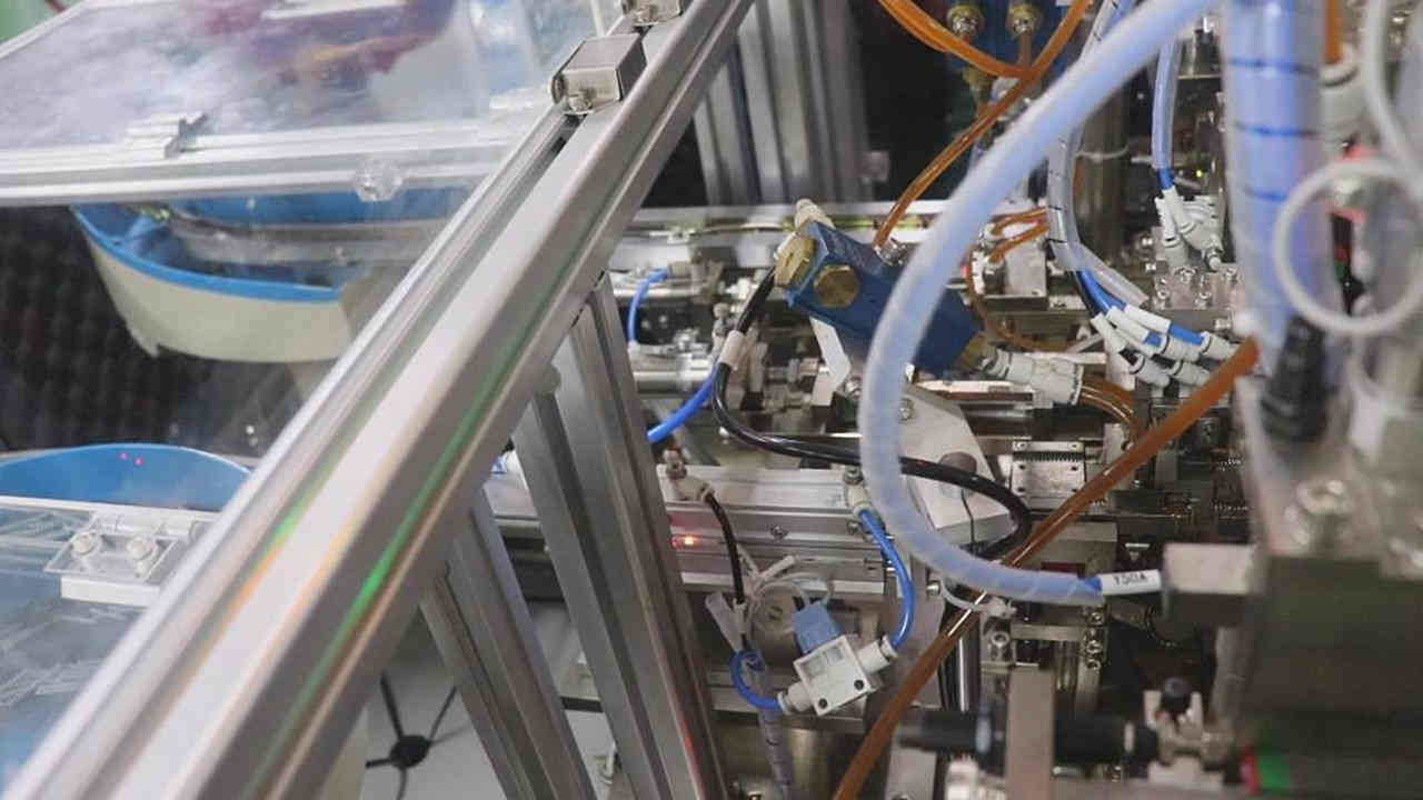 Automatic Assembly Machine 