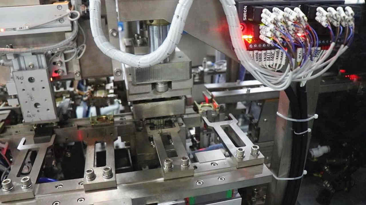 Automatic Assembly Machine