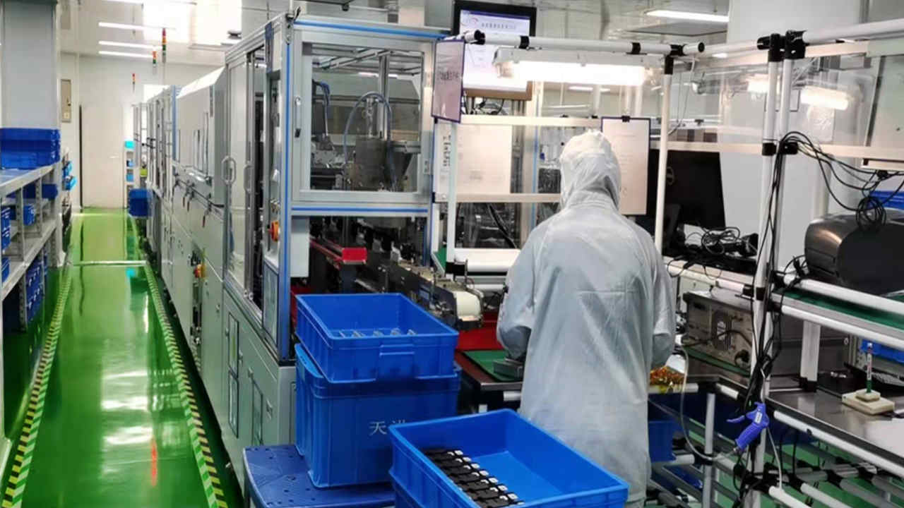 Automatic Assembly Machine 