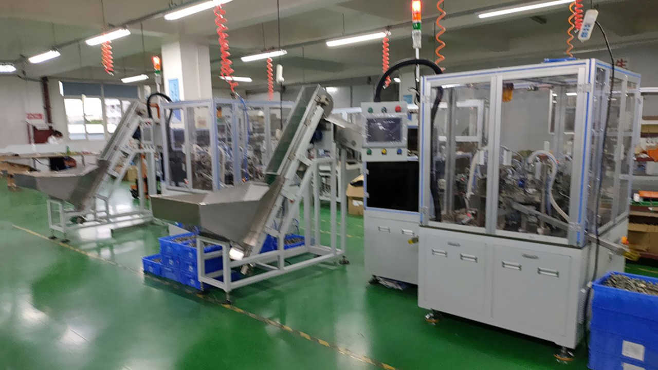 Locking kernel screening machine