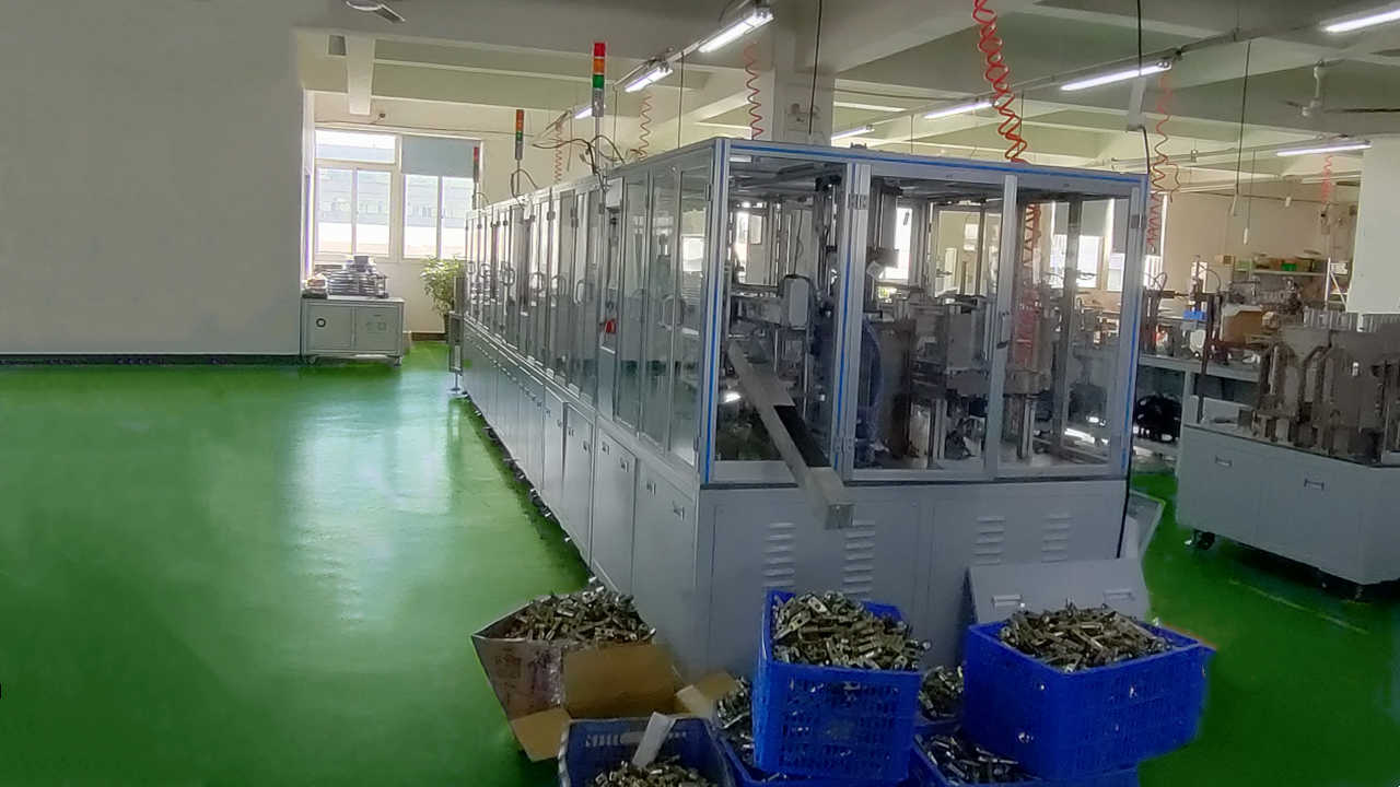 45 degree locking assembly line